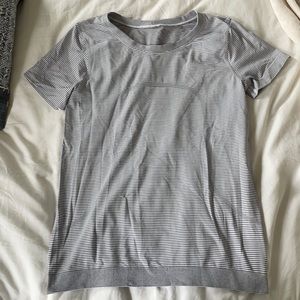 Lululemon swiftly relaxed